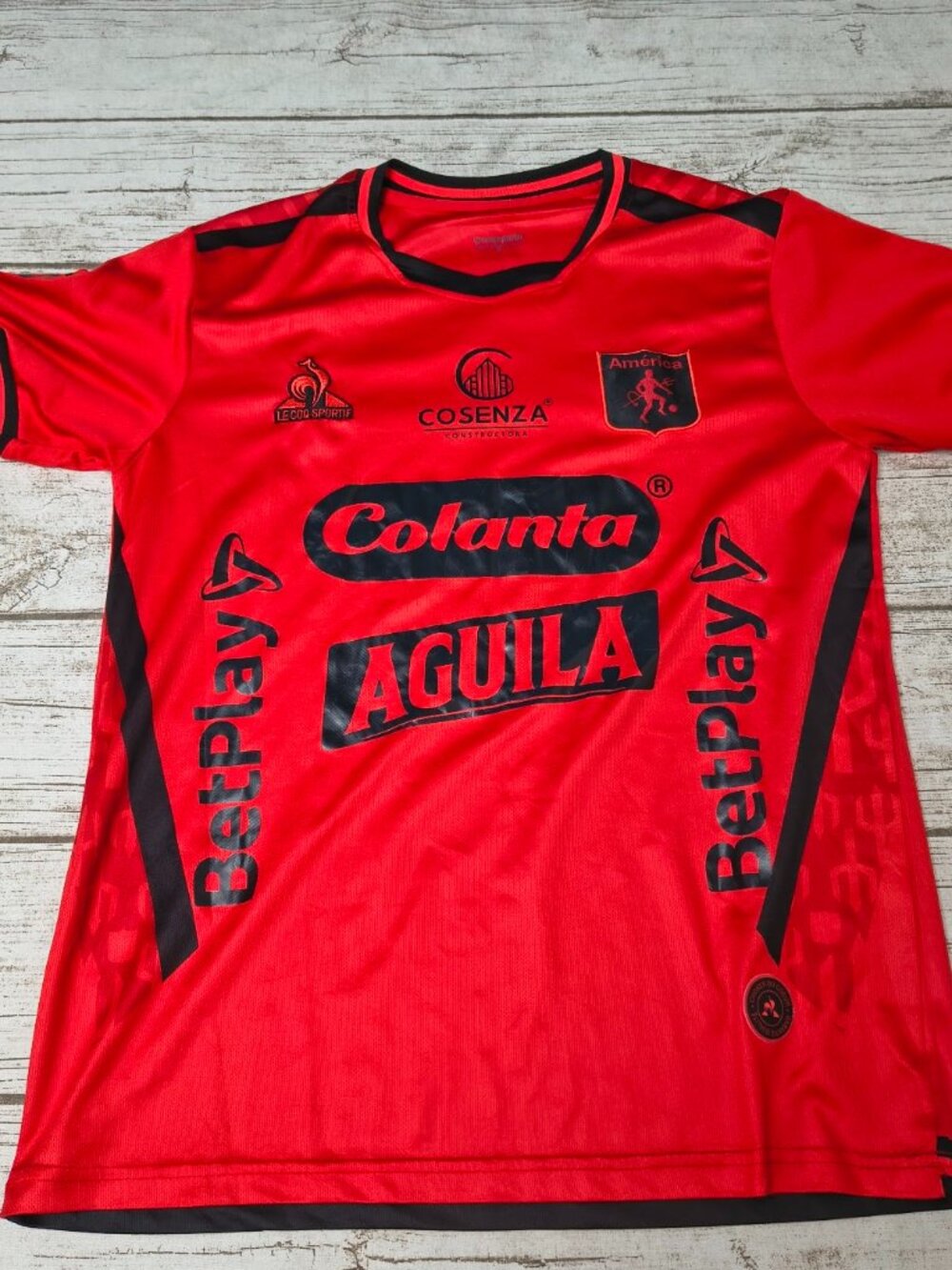 Le Coq Sportif America de Cali Soccer Jersey Mens Small Red Short Sleeve Shirt